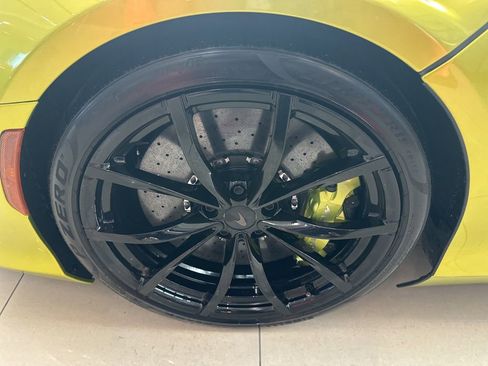 Used 2025 McLaren Artura Spider image 13