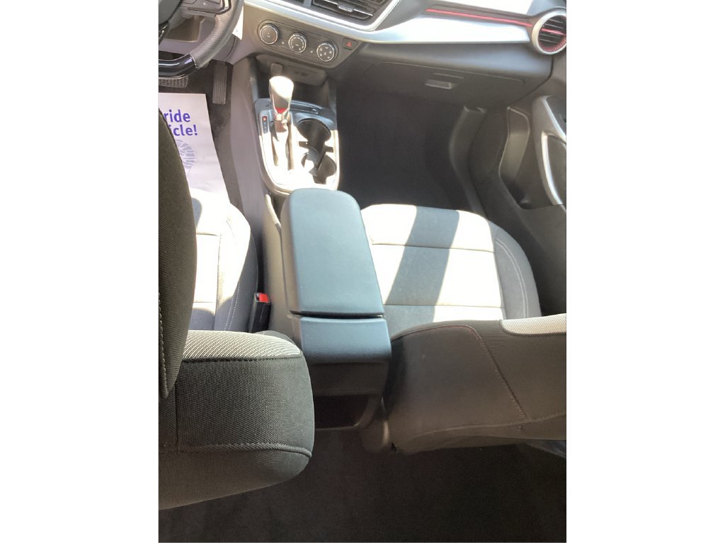 Used 2024 Chevrolet Trax RS FWD image 19