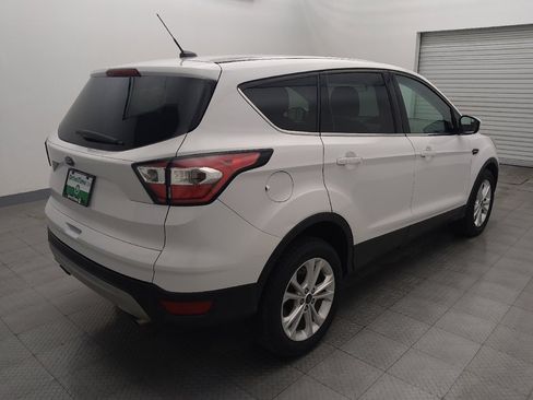 Used 2017 Ford Escape SE image 9
