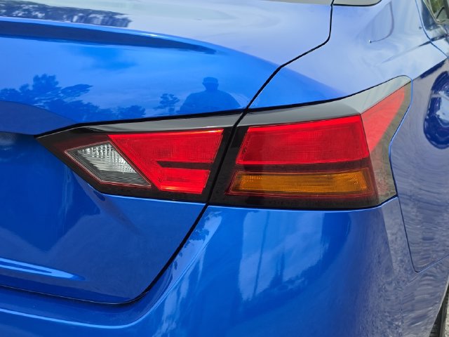 Used 2025 Nissan Altima 2.5 SV FWD image 8