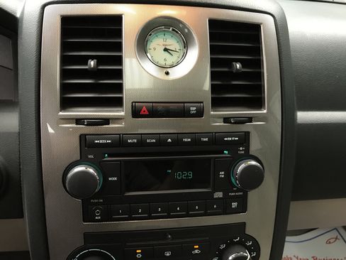 Used 2006 Chrysler 300 Touring RWD image 7