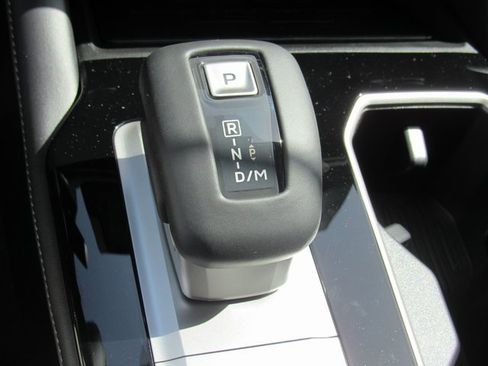 New 2025 Mitsubishi Outlander SE image 21