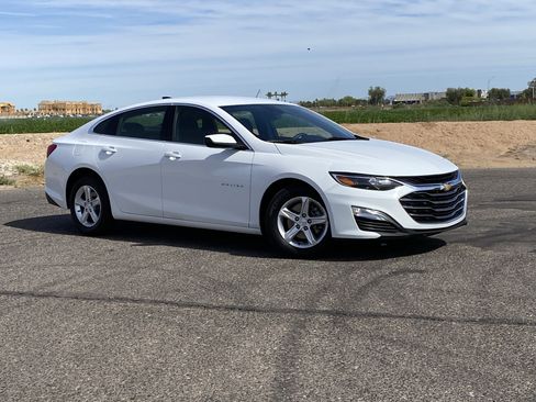 Used 2025 Chevrolet Malibu LS FWD image 32