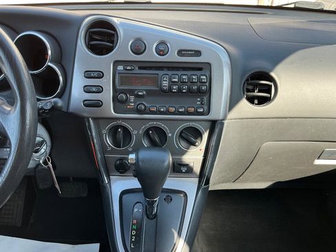 Used 2006 Pontiac Vibe w/ Preferred Package image 19