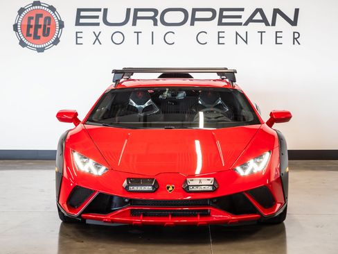 Used 2024 Lamborghini Huracan Sterrato AWD/4WD image 3