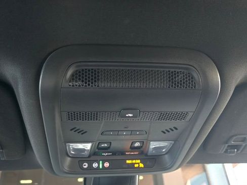 Used 2022 Cadillac XT6 Premium Luxury FWD image 14