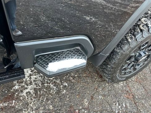 Certified 2024 Chevrolet Silverado 2500 High Country w/ High Country Premium Package image 17