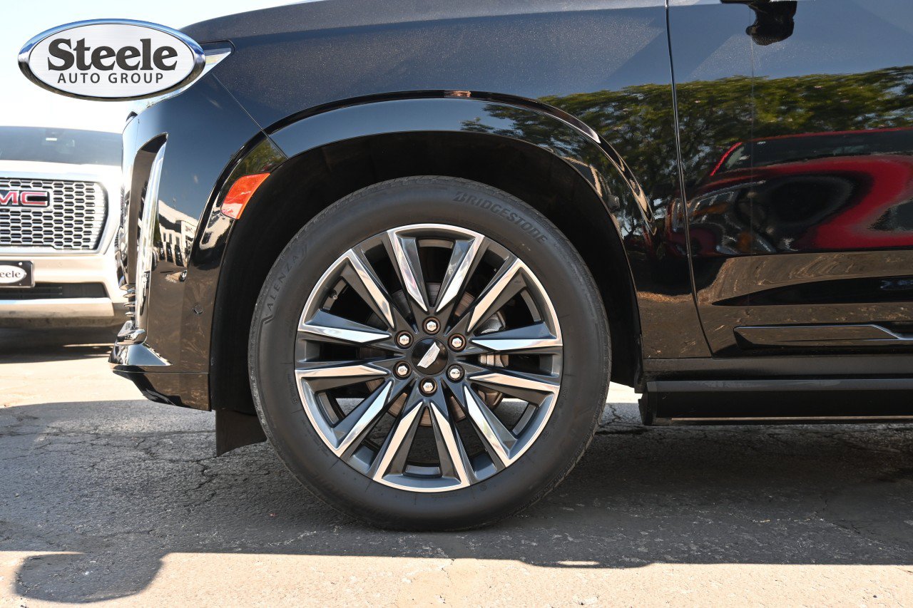Used 2023 Cadillac Escalade ESV Sport Platinum AWD/4WD image 29