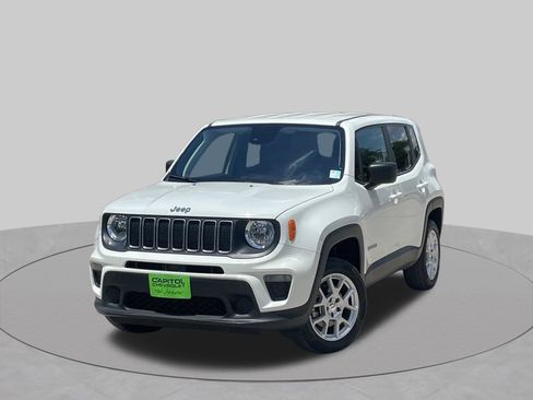 Used 2023 Jeep Renegade Latitude AWD/4WD image 9
