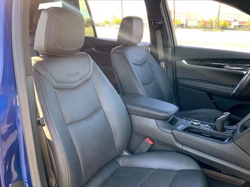 Certified 2023 Cadillac XT6 Premium Luxury image 9