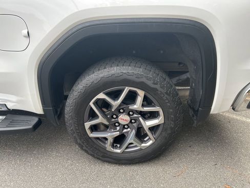 Certified 2023 GMC Sierra 1500 SLT image 29