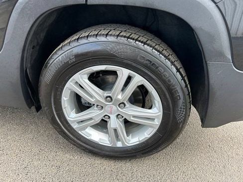 Used 2024 GMC Terrain SLE w/ Driver Convenience Package FWD image 49
