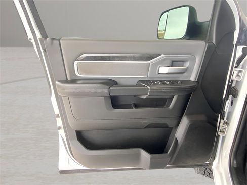 Used 2022 RAM 2500 Big Horn image 13