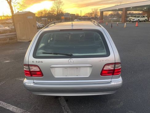 Used 2001 Mercedes-Benz E 320 4MATIC Wagon image 8
