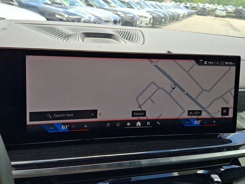 Used 2025 BMW X7 M60i AWD/4WD image 18
