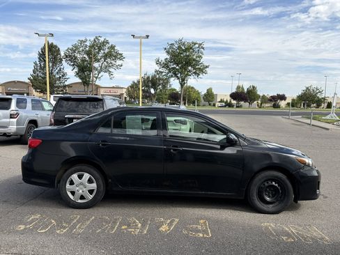 Used 2011 Toyota Corolla LE FWD image 4