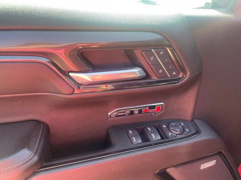 Used 2024 GMC Sierra 1500 AT4 w/ AT4 Premium Package AWD/4WD image 12