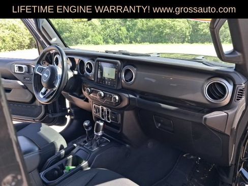 Used 2019 Jeep Wrangler Unlimited Sahara w/ Uconnect 4C Nav & Sound Group AWD/4WD image 31