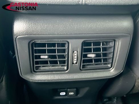 Used 2023 Toyota RAV4 XLE Premium image 34