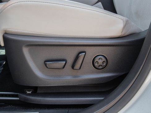 Used 2024 Nissan Ariya AWD image 28