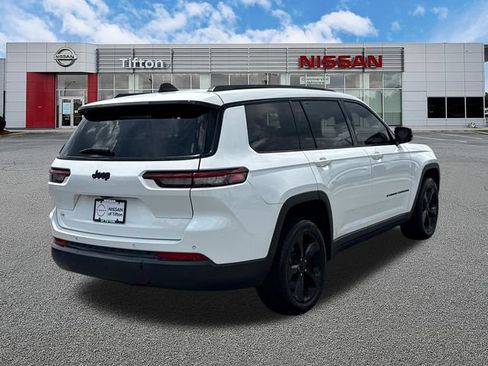 Used 2023 Jeep Grand Cherokee L Laredo RWD image 7