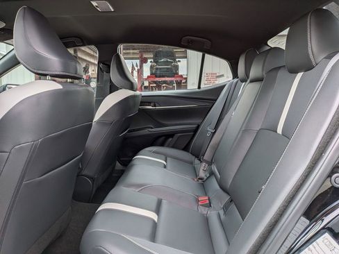 Used 2025 Toyota Camry SE image 26