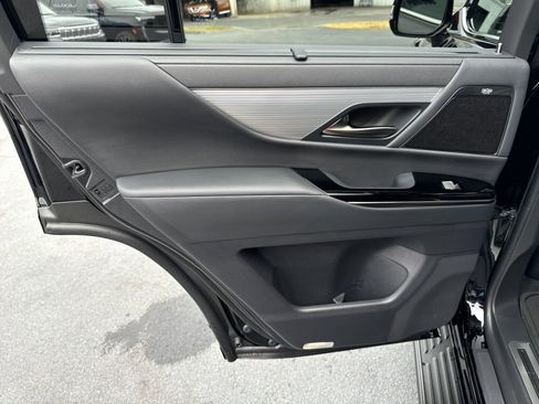 Used 2024 Lexus LX 600 F Sport image 33