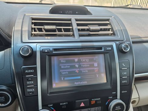 Used 2012 Toyota Camry XLE w/ Leather Pkg FWD image 16