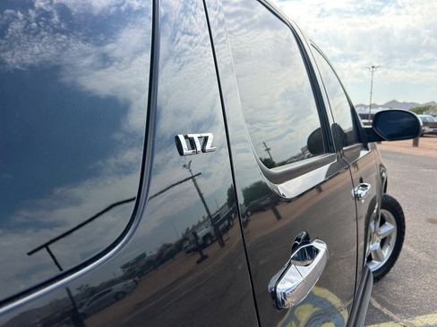 Used 2008 Chevrolet Tahoe LTZ w/ LTZ Preferred Equipment Group image 6