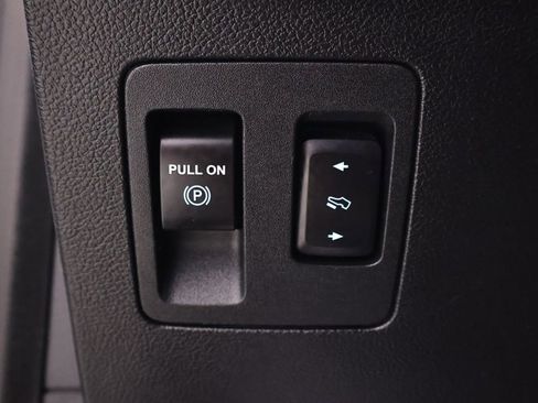 Used 2019 Ford F150 XLT w/ Equipment Group 302A Luxury AWD/4WD image 19