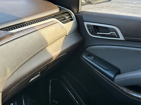 Used 2019 GMC Yukon XL Denali w/ Denali Ultimate Package image 37