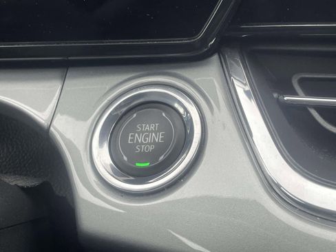 Used 2025 Chevrolet Trax LT FWD image 19