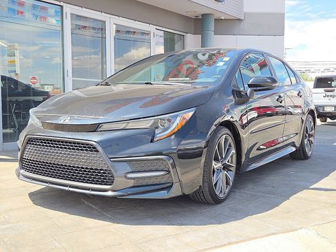Used 2021 Toyota Corolla SE image 2