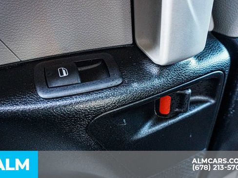 Used 2024 Chrysler Pacifica Select image 36