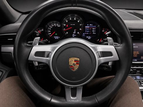 Used 2016 Porsche 911 Carrera image 24