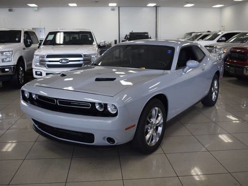 Used 2021 Dodge Challenger SXT image 16