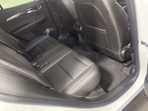 Used 2025 Buick Envision Preferred image 22