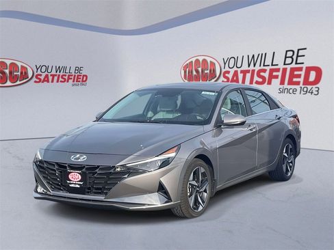 Used 2023 Hyundai Elantra Limited image 4