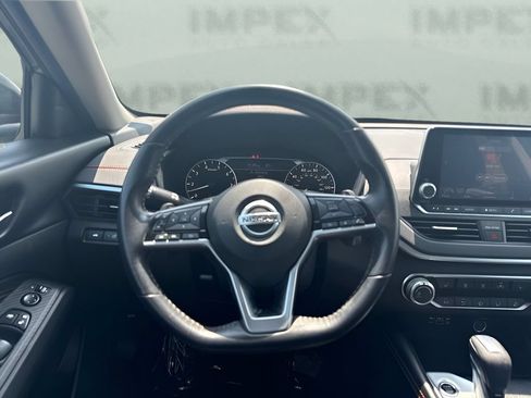 Used 2021 Nissan Altima 2.5 SR w/ SR Premium Package FWD image 9