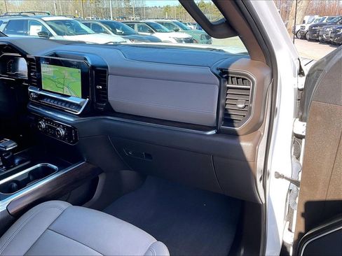 Used 2022 GMC Sierra 1500 SLT w/ SLT Premium Plus Package image 12