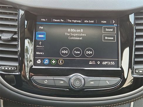 Used 2022 Chevrolet Trax LT w/ LT Convenience Package image 13