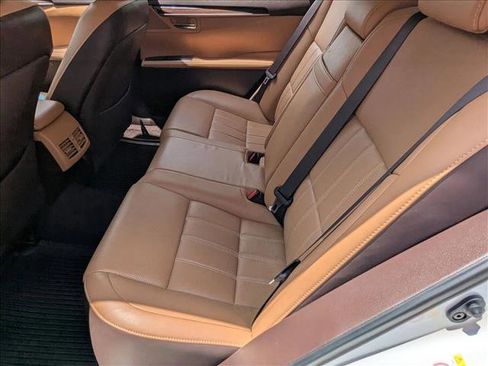 Used 2018 Lexus ES 350 w/ Luxury Package w/Wood Trim FWD image 19