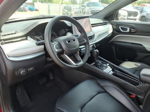 Used 2025 Jeep Compass Limited AWD/4WD image 8