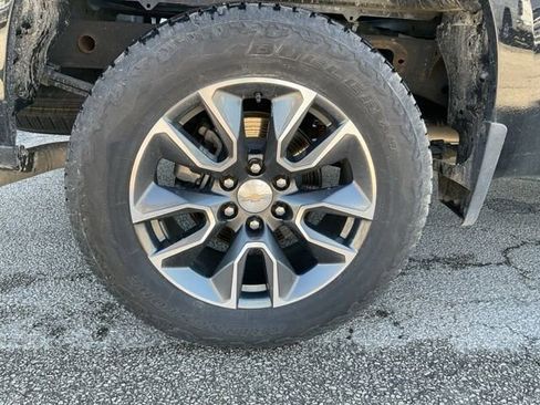 Used 2024 Chevrolet Silverado 1500 LT image 14