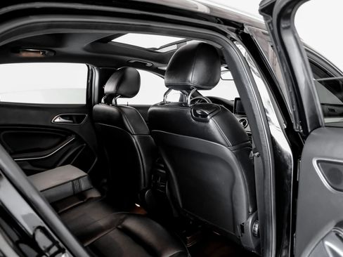 Used 2016 Mercedes-Benz GLA 250 image 34