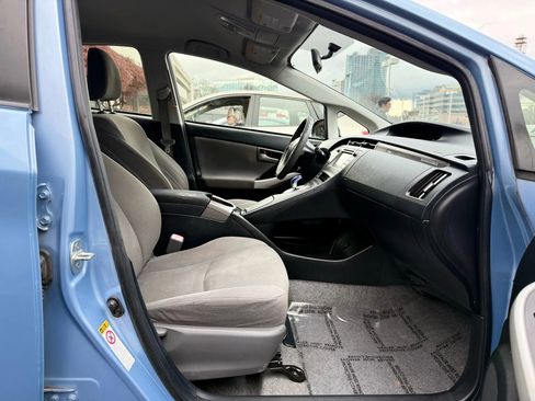Used 2013 Toyota Prius Prime Plug-In Hybrid image 31