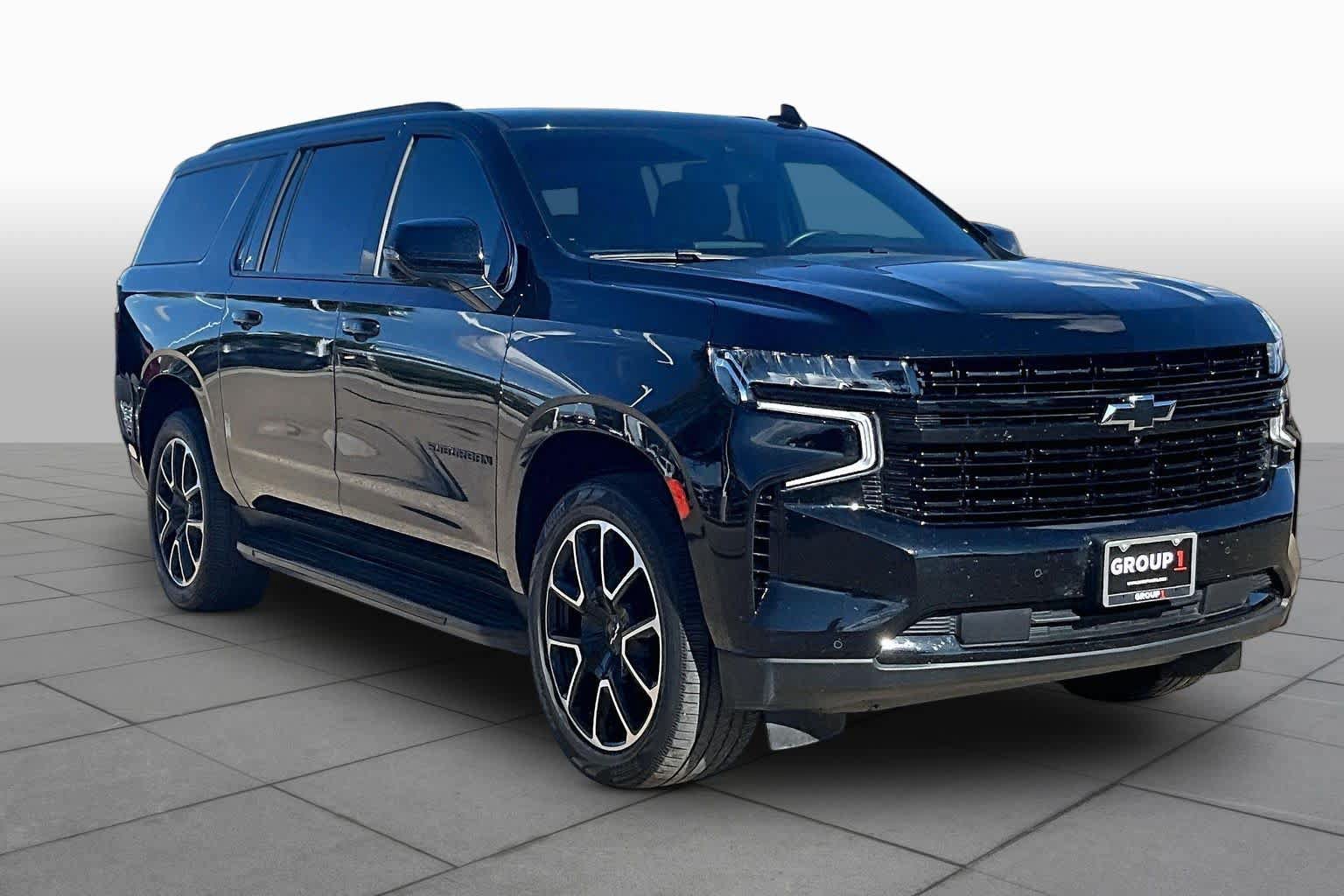Used 2023 Chevrolet Suburban RST w/ Luxury Package AWD/4WD image 3