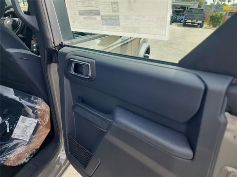 New 2025 Ford Bronco image 21