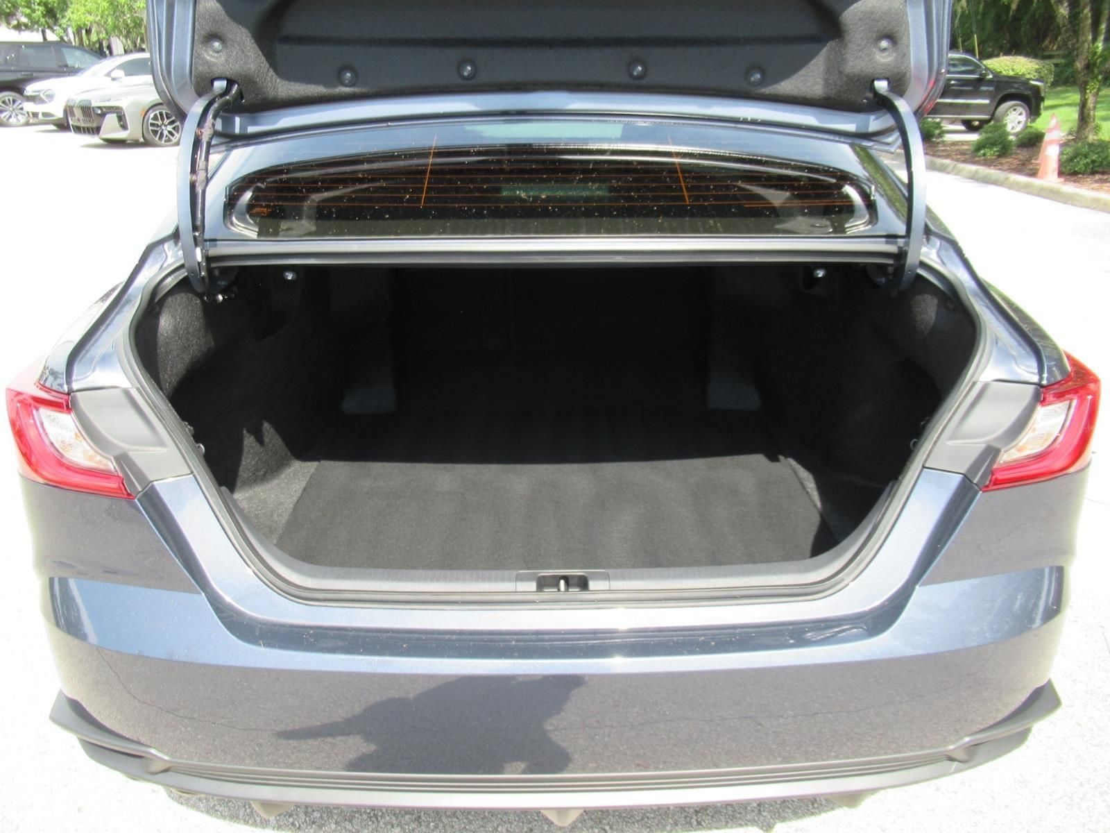 Used 2026 Toyota Camry SE FWD image 36