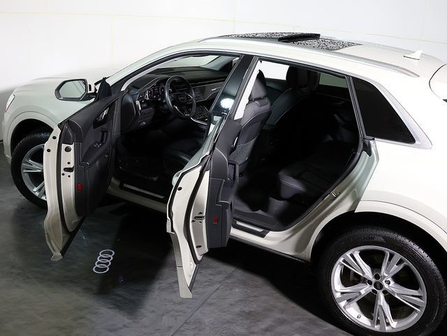 Used 2023 Audi Q8 Premium w/ Convenience Package AWD/4WD image 5